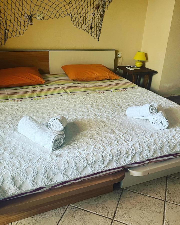 Guesthouse Kaliepia 伊里斯斯 外观 照片