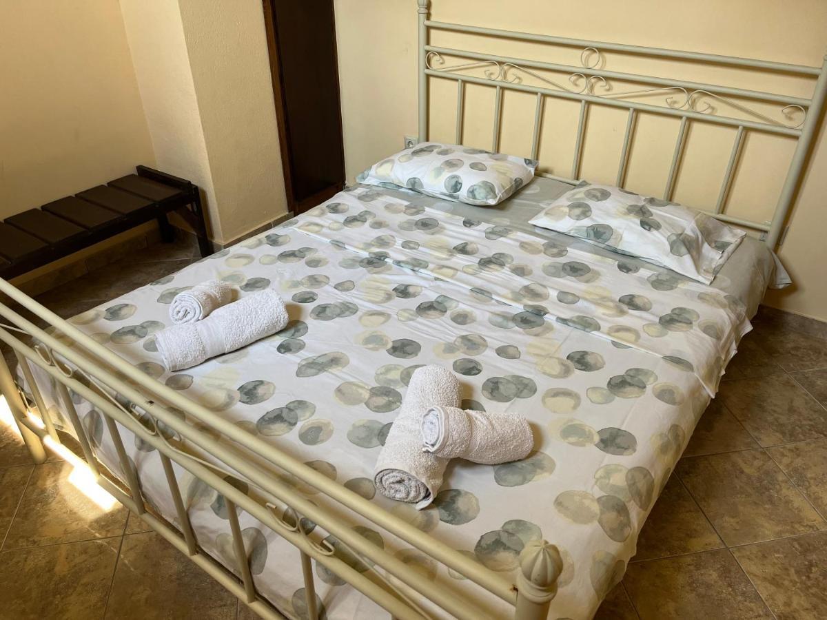 Guesthouse Kaliepia 伊里斯斯 外观 照片