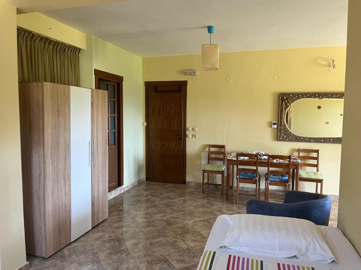 Guesthouse Kaliepia 伊里斯斯 外观 照片