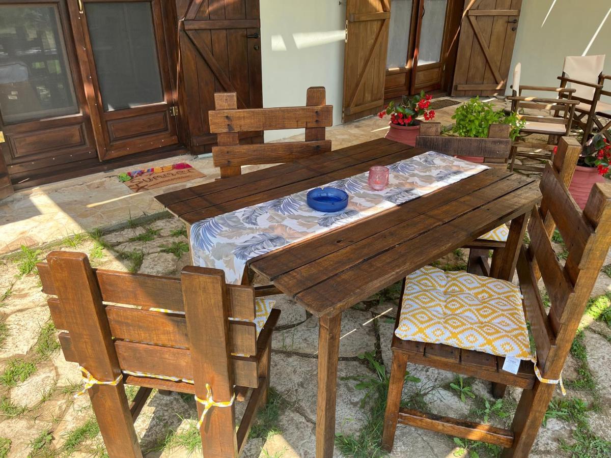 Guesthouse Kaliepia 伊里斯斯 外观 照片