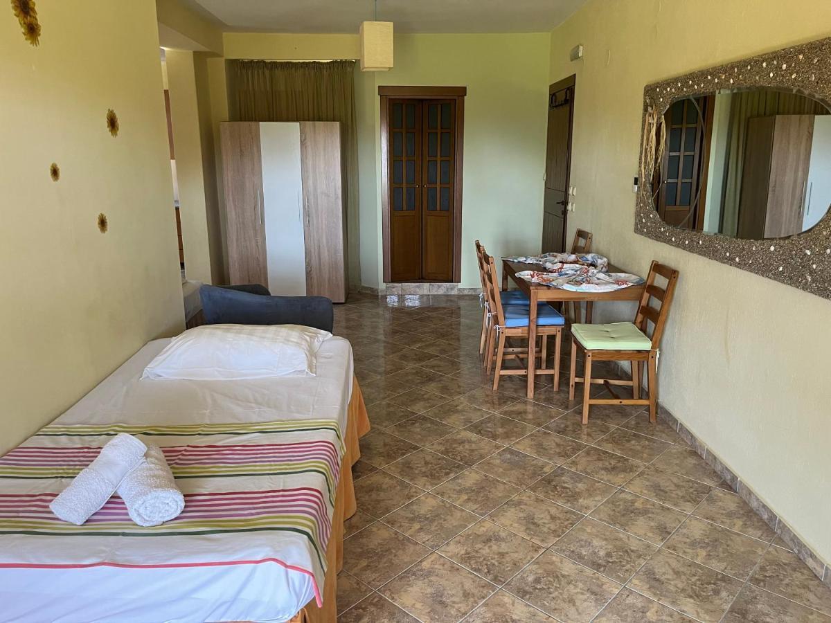 Guesthouse Kaliepia 伊里斯斯 外观 照片
