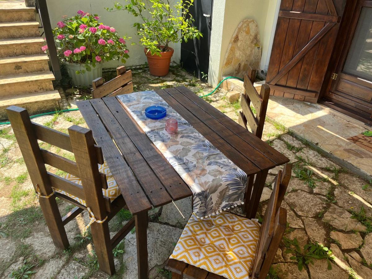 Guesthouse Kaliepia 伊里斯斯 外观 照片